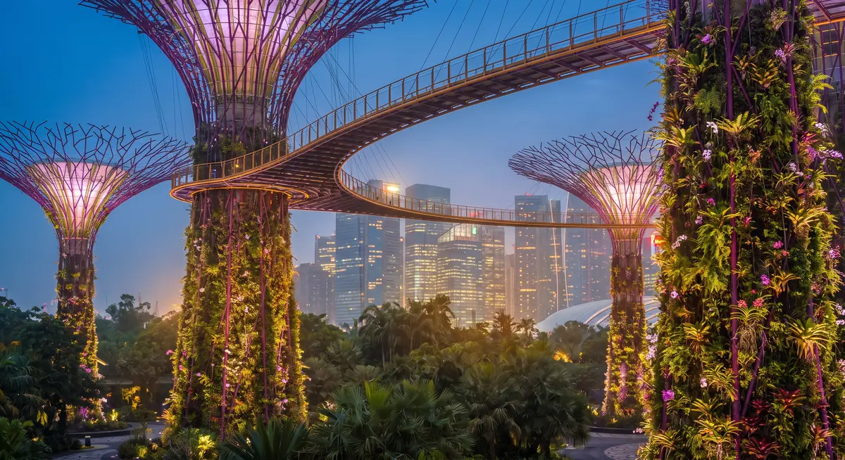 Singapore & Bali — Marina nights · Bali temples · family-easy far east