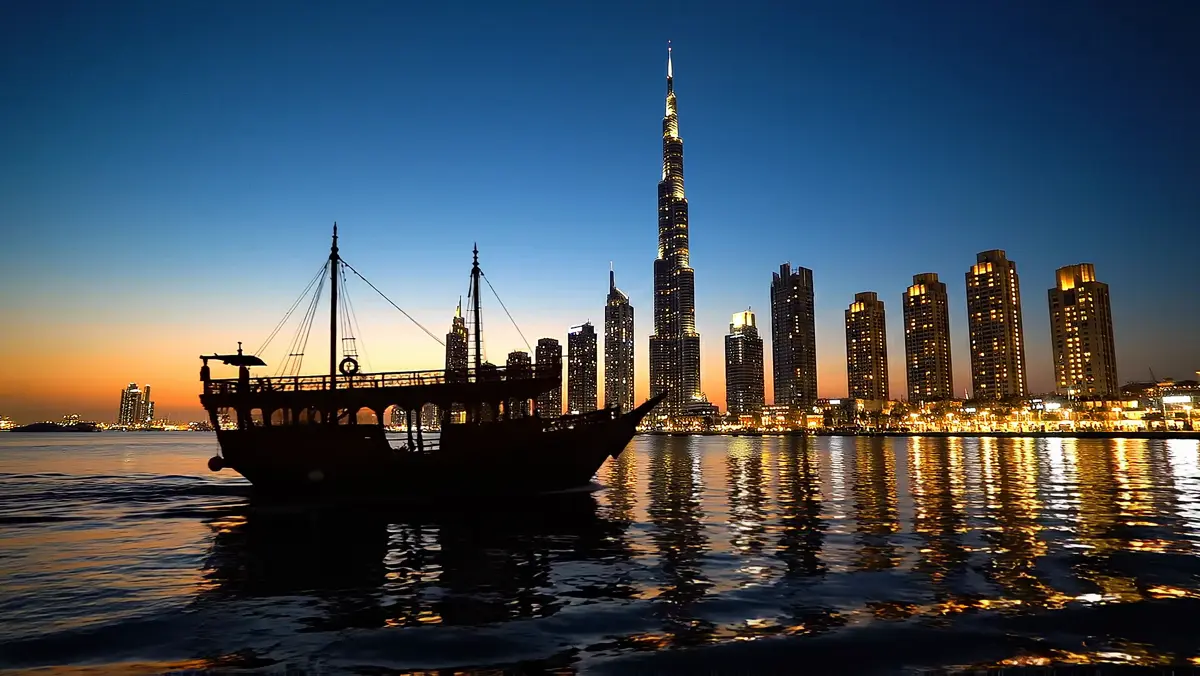 Dubai, End to End — Dubai → desert → marina
